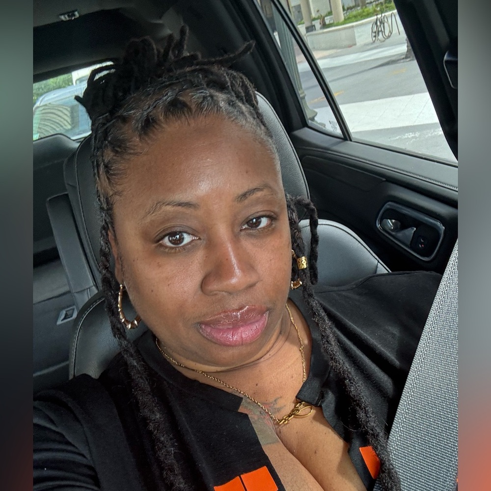 Meet your Posher, Denyse